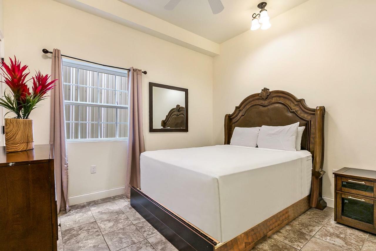 Modern 4Br City Condo 5Min Drive To Fq New Orleans Exterior photo