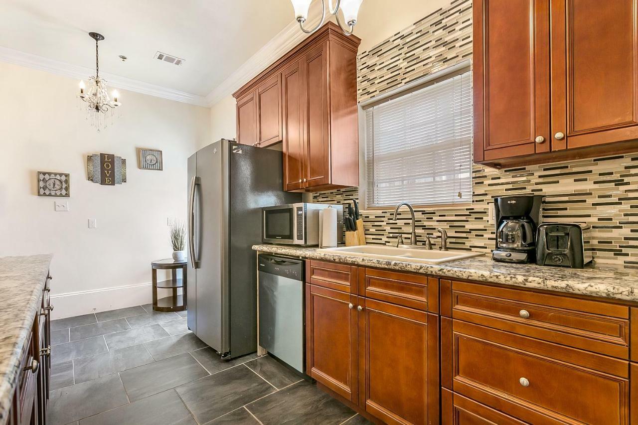 Modern 4Br City Condo 5Min Drive To Fq New Orleans Exterior photo